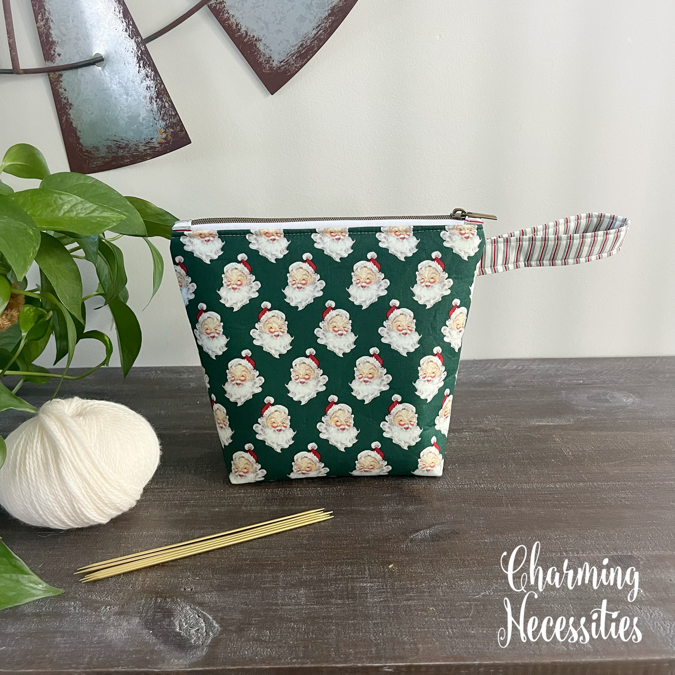 Small Zipper Knitting Bag, Vintage Santa Christmas Sock Project Bag Tote