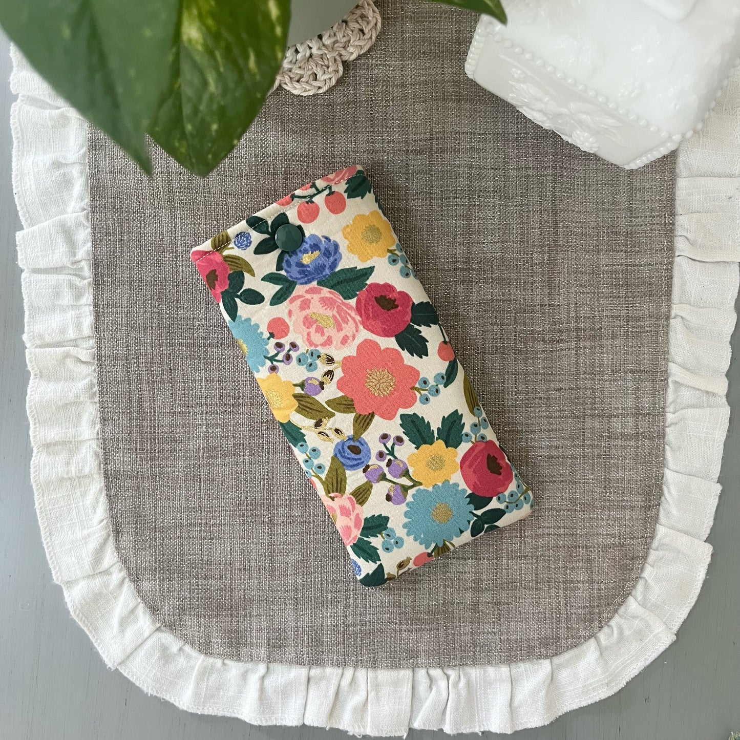 Padded Glasses Case, Vintage Blossoms Ivory