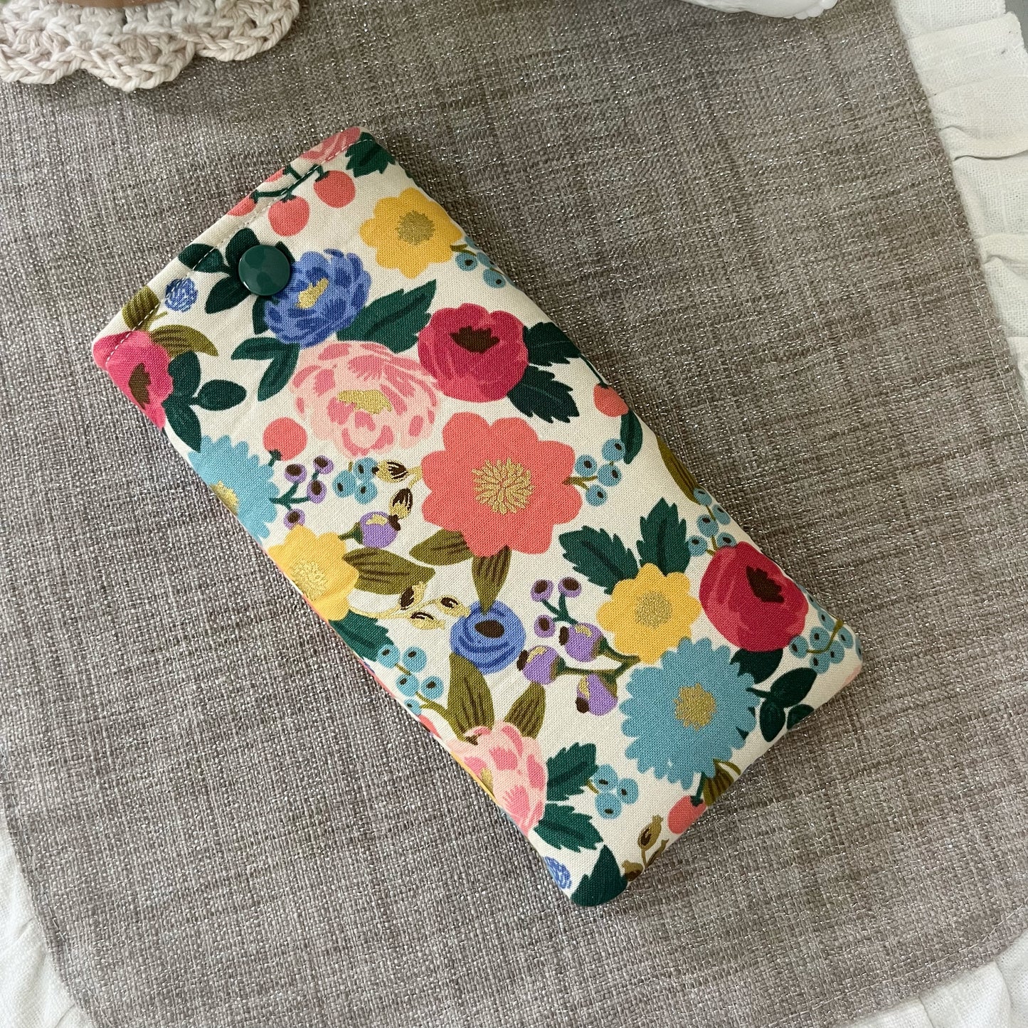 Padded Glasses Case, Vintage Blossoms Ivory