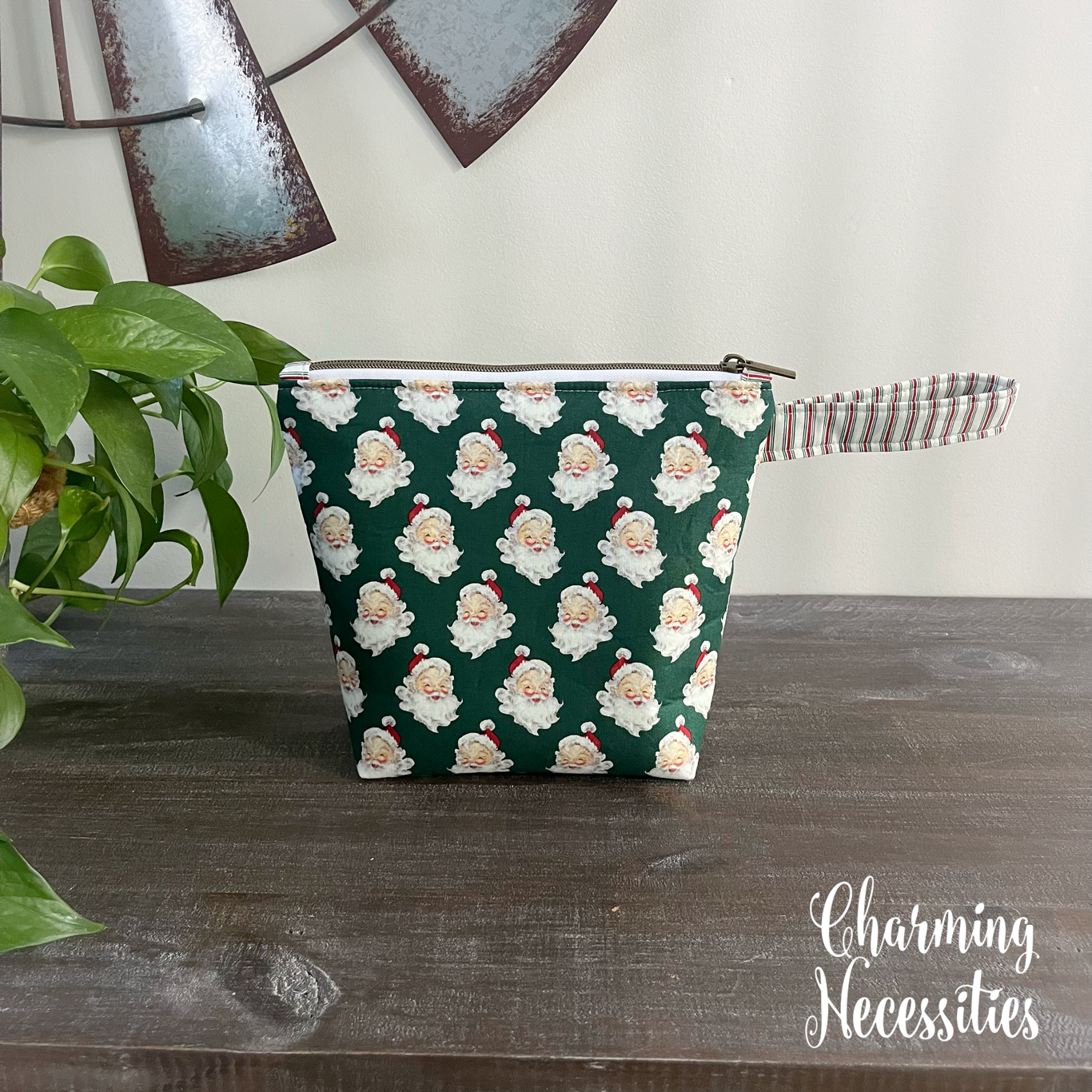 Small Zipper Knitting Bag, Vintage Santa Christmas Sock Project Bag Tote