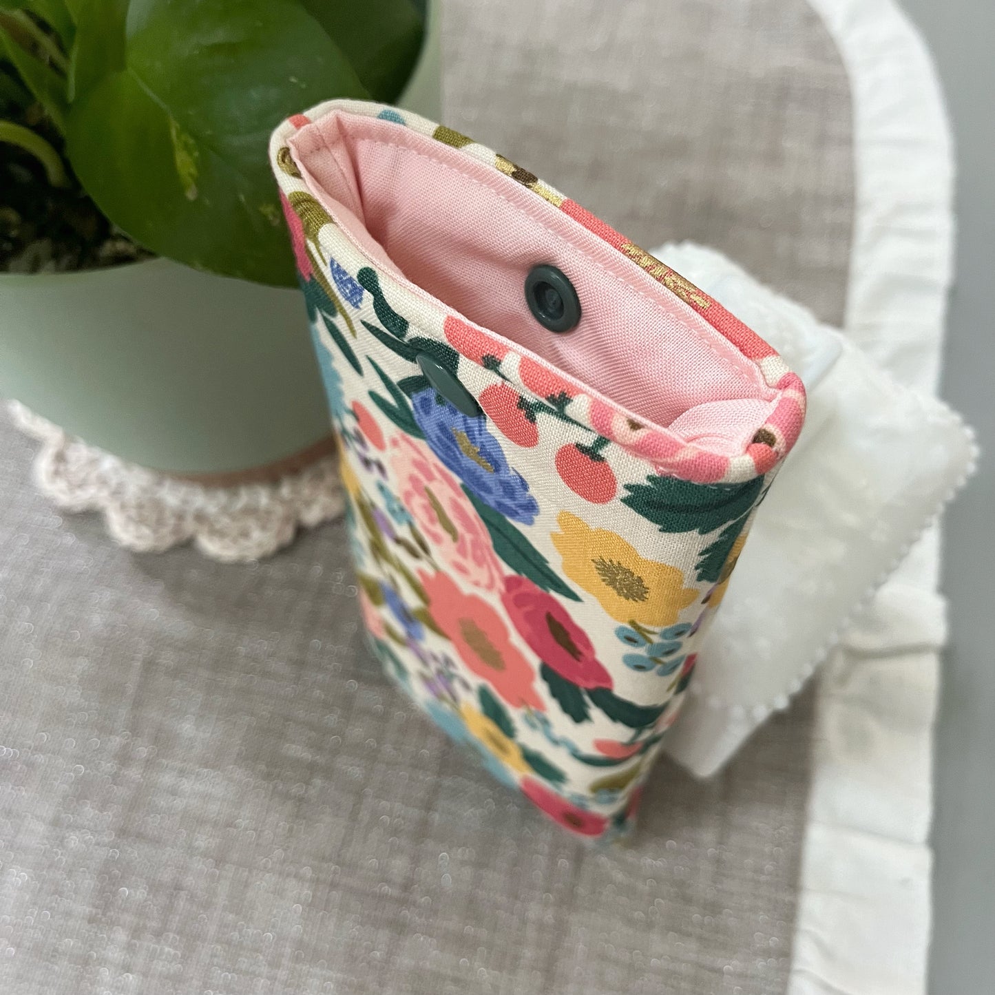 Padded Glasses Case, Vintage Blossoms Ivory